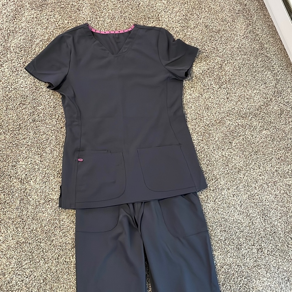 HeartSoul scrub set size small
